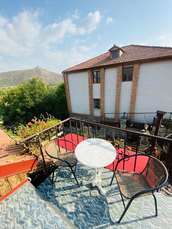 Tatin - Hotel & Cafe In Mtsʼkhetʼa المظهر الخارجي الصورة