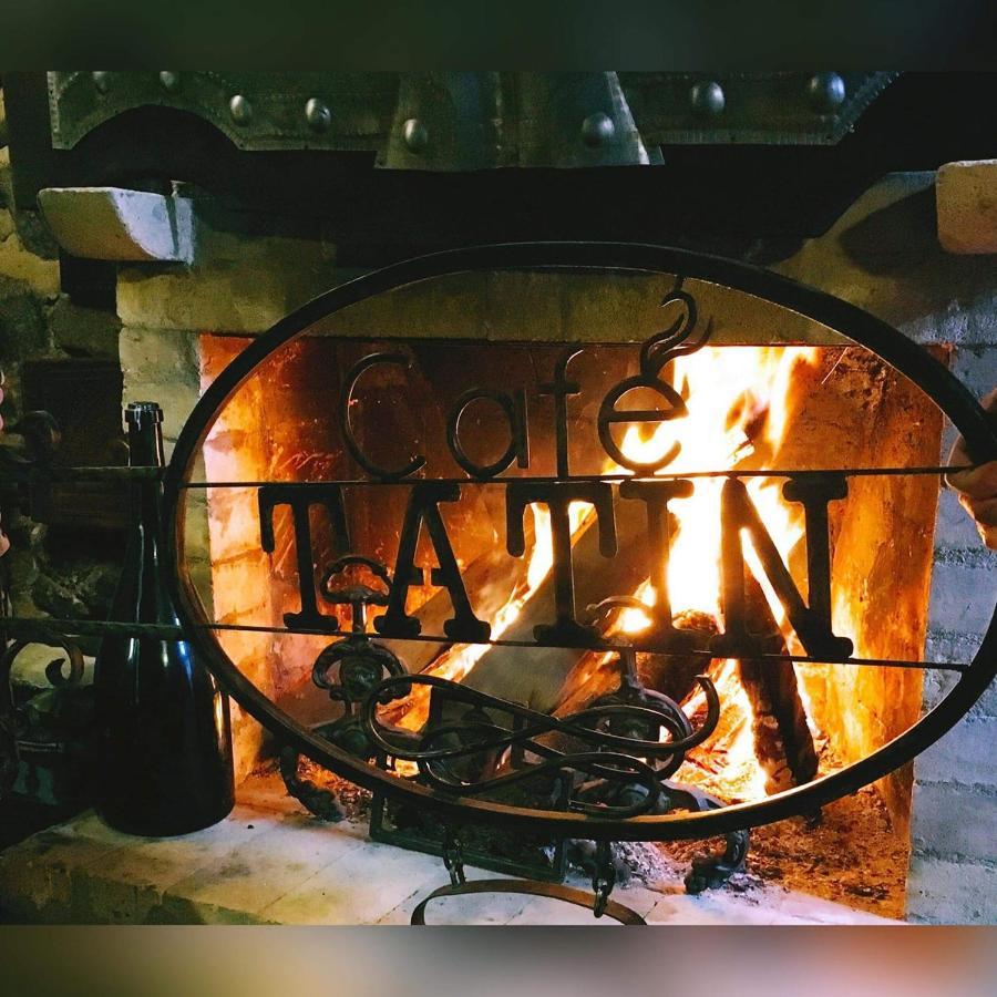 Tatin - Hotel & Cafe In Mtsʼkhetʼa المظهر الخارجي الصورة