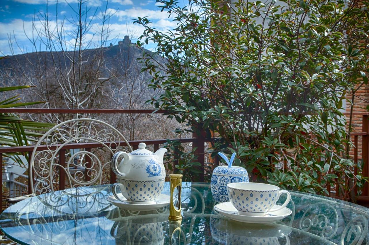 Tatin - Hotel & Cafe In Mtsʼkhetʼa المظهر الخارجي الصورة