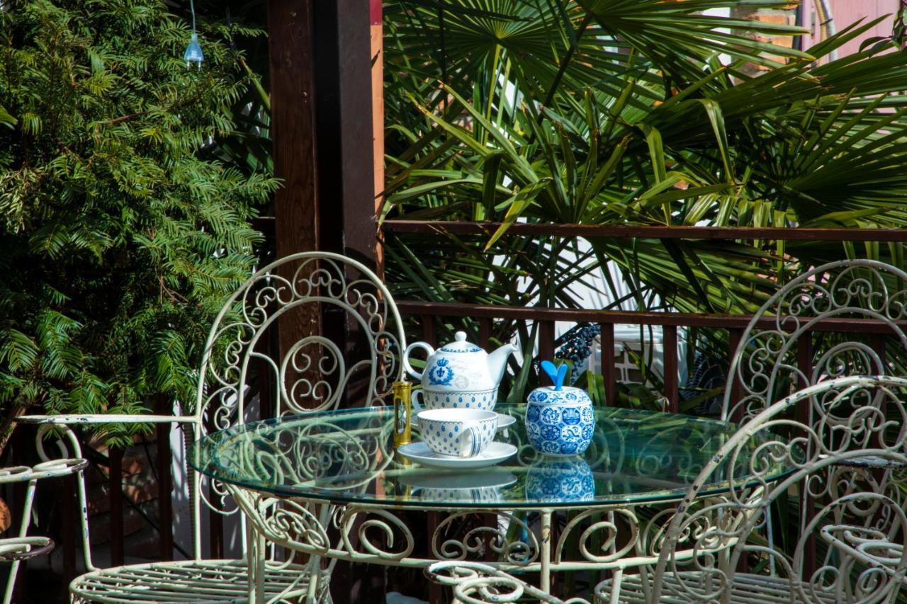 Tatin - Hotel & Cafe In Mtsʼkhetʼa المظهر الخارجي الصورة