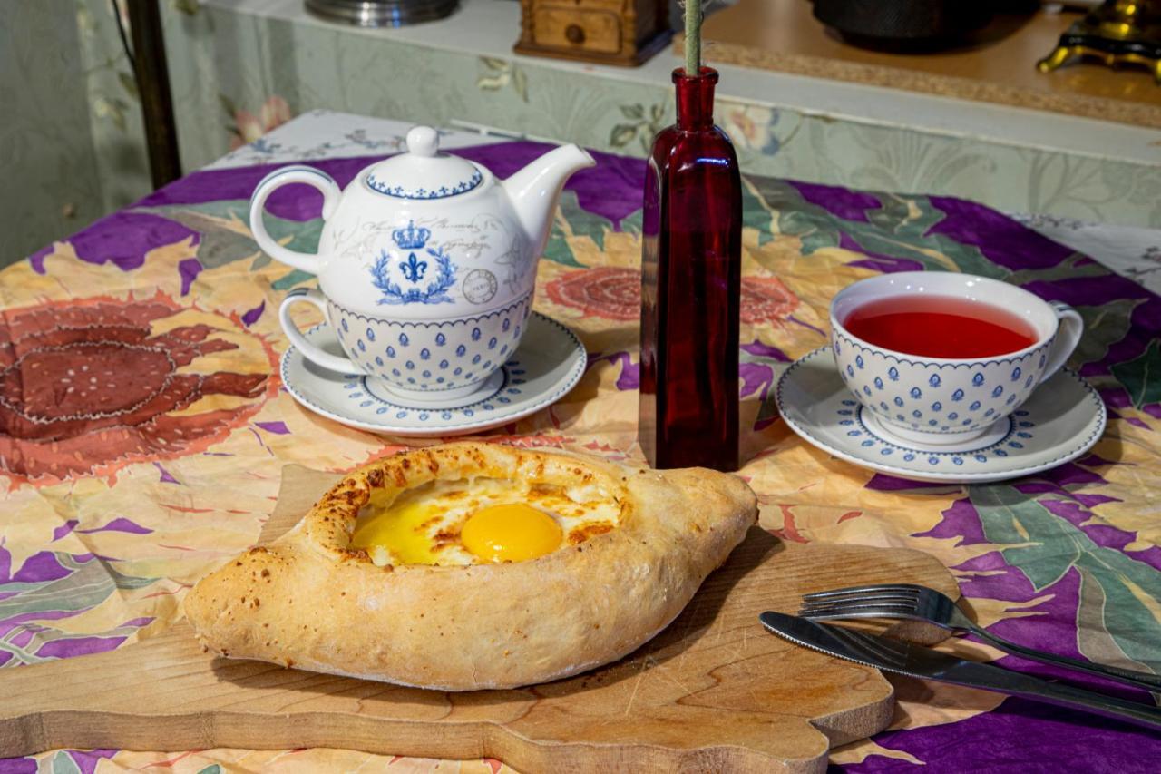 Tatin - Hotel & Cafe In Mtsʼkhetʼa المظهر الخارجي الصورة