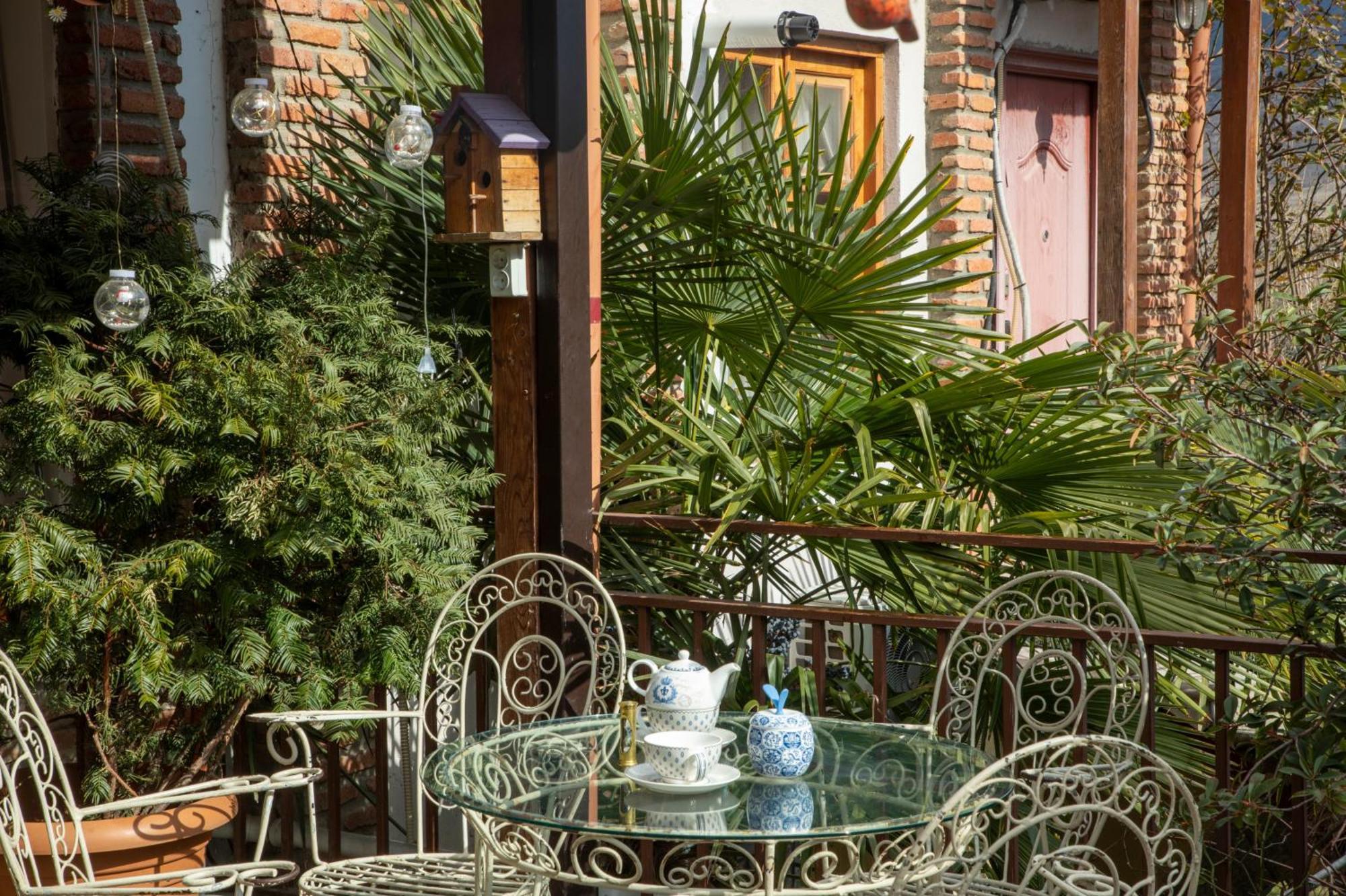 Tatin - Hotel & Cafe In Mtsʼkhetʼa المظهر الخارجي الصورة