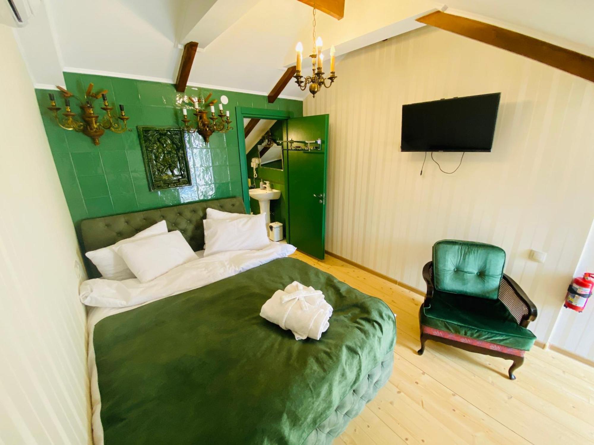 Tatin - Hotel & Cafe In Mtsʼkhetʼa المظهر الخارجي الصورة
